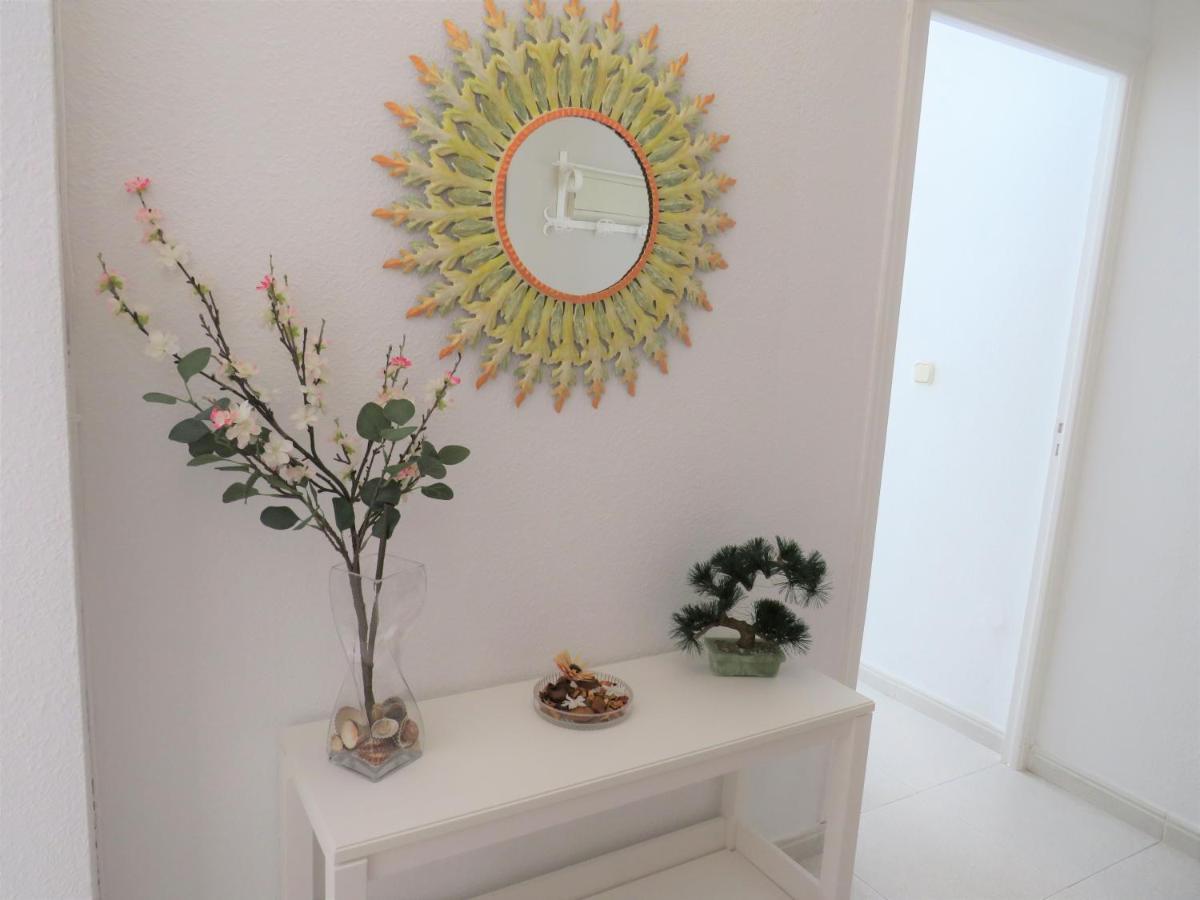 Elizabeth Beach Apartment With Seaviews! Торемолинос Екстериор снимка
